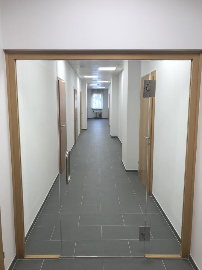蒙塔格住宿及钢铁酒店 林茨 外观 照片